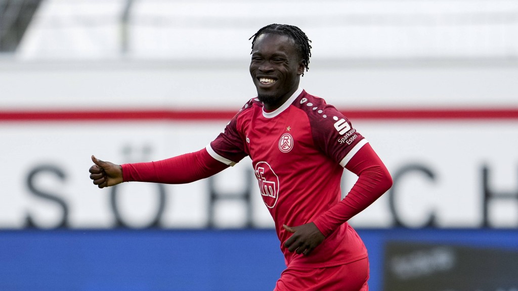 Der Fußballspieler Kelsey Owusu