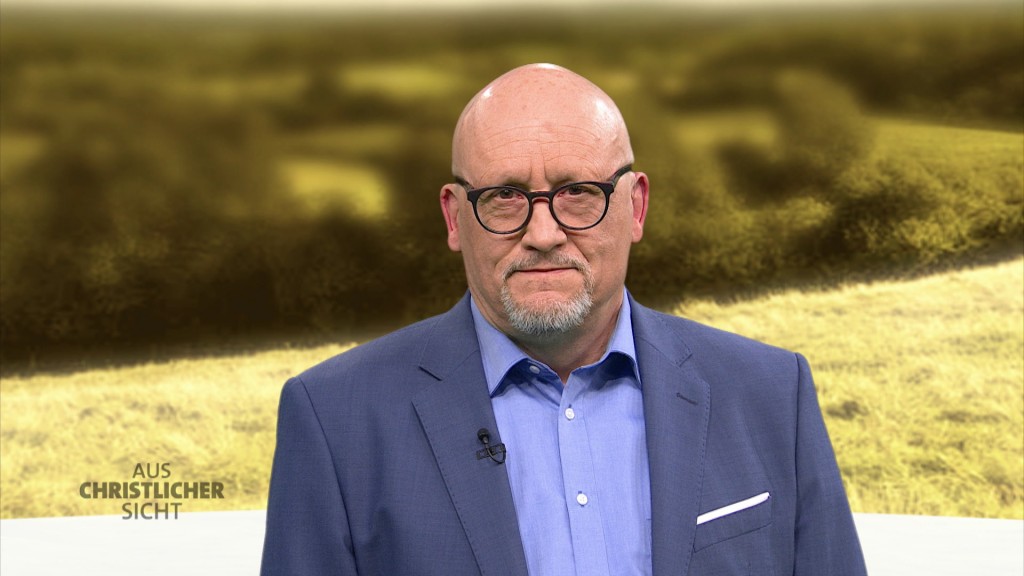 Foto: Pfarrer Jörg Metzinger im Studio