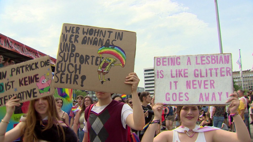 Foto: Menschen auf dem CSD