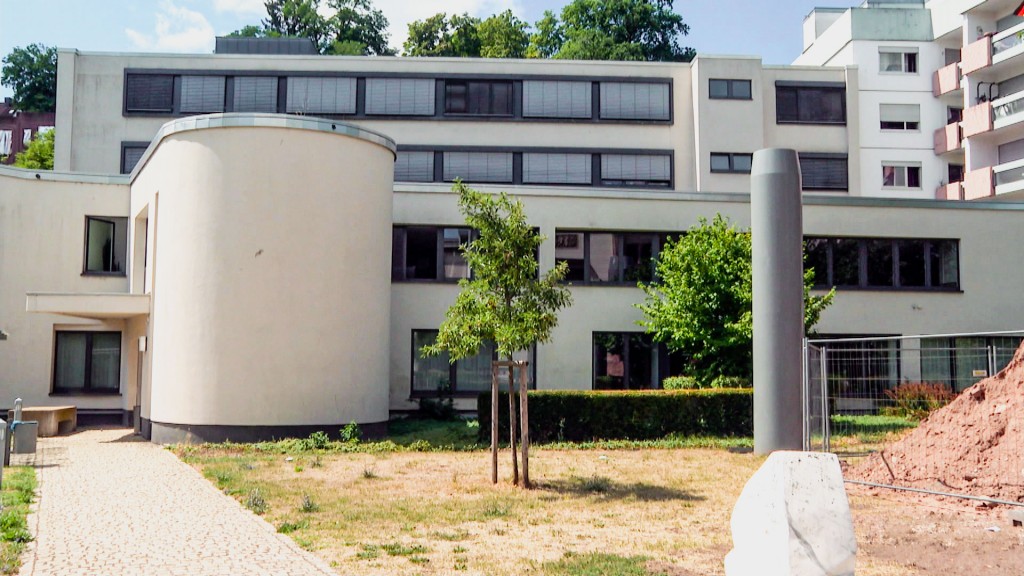 Fraktionsgebäude des saarländischen Landtags mit Baugerüst