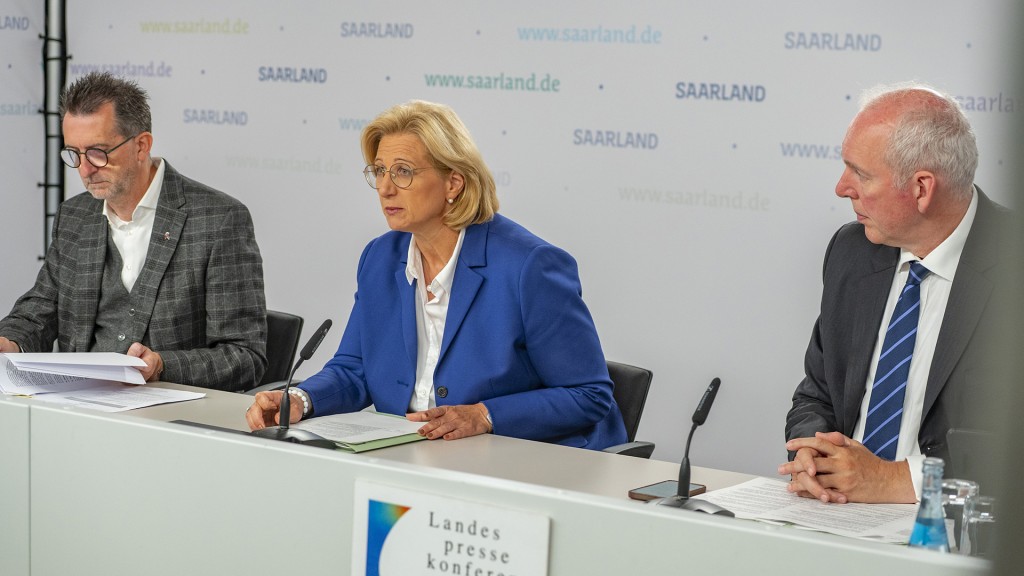 Foto: Innenminister Reinhold Jost, Ministerpräsidentin Anke Rehlinger und Minister Jakob von Weizsäcker