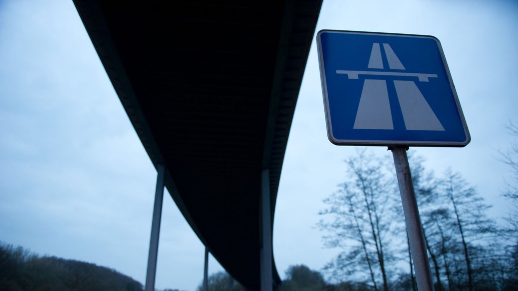 Fechinger Talbrücke von unten