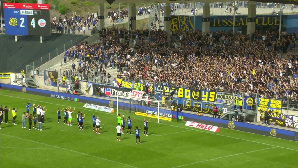 FCS-Spieler vor Virage Est