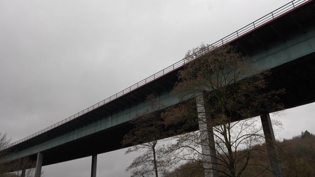 Foto: Fechinger Talbrücke.