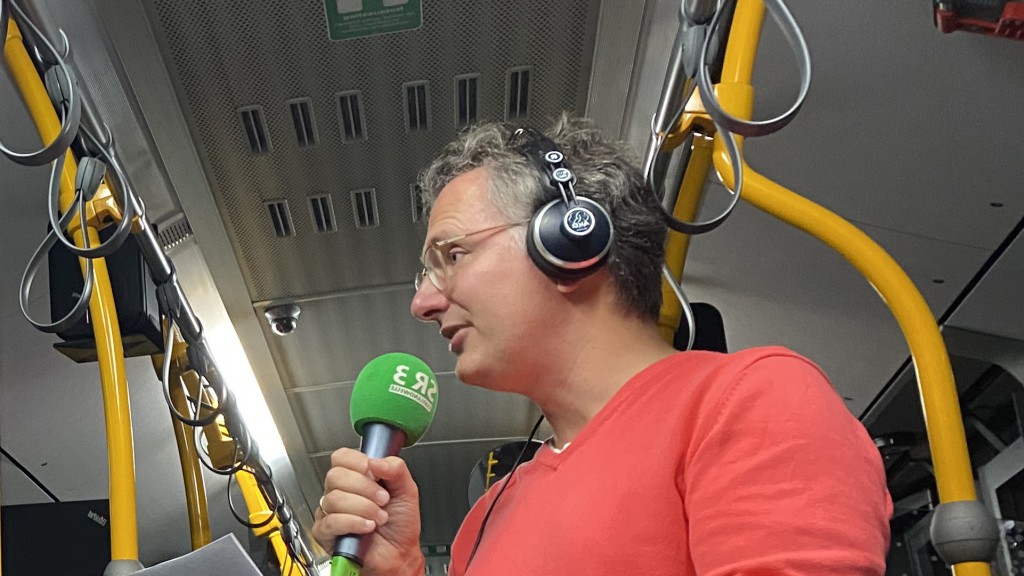 Friemel im Bus