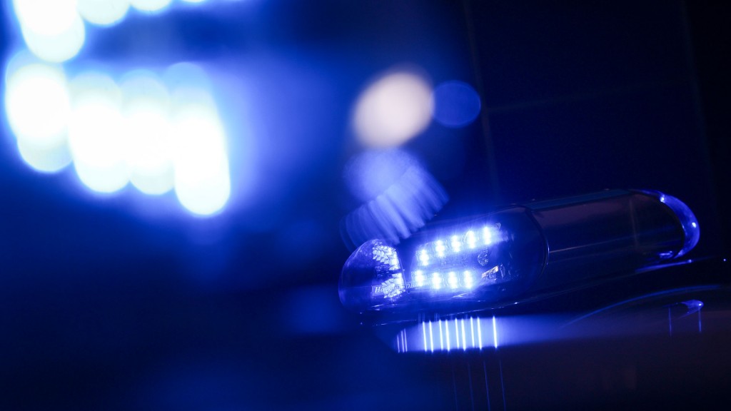 Foto: Ein Blaulicht an einem Einsatzfahrzeug der Polizei