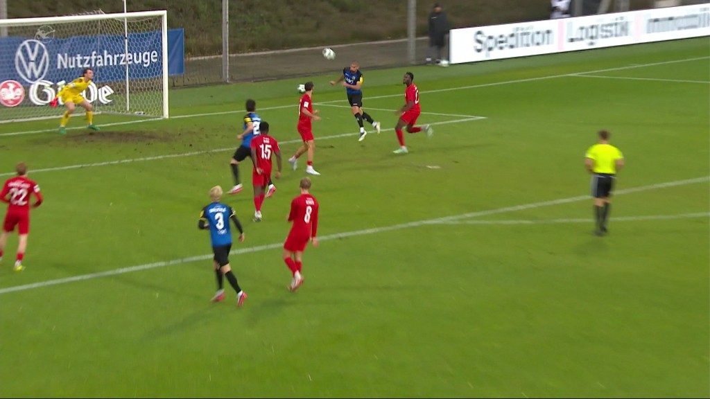 Foto: FCS-Spieler gegen Havelse auf dem Spielfeld