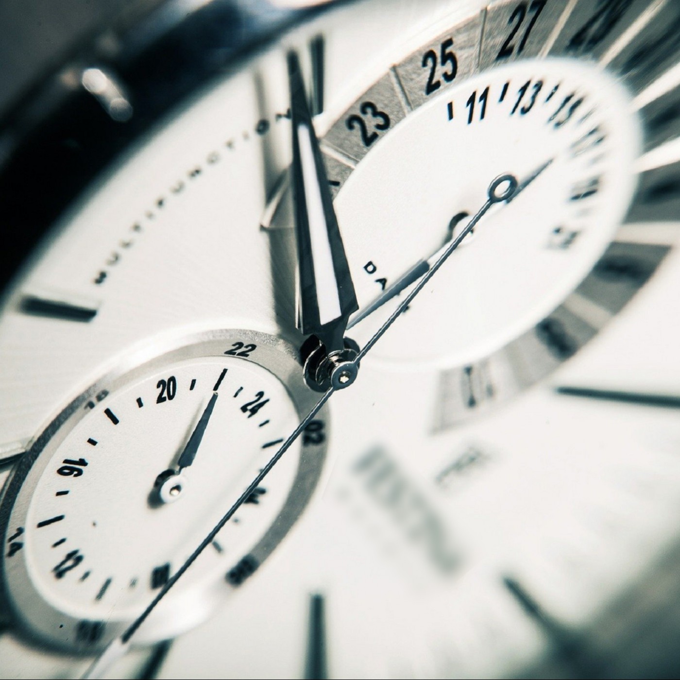 Virus Uhr - Die ansteckende Faszination hinter dem Sammeln