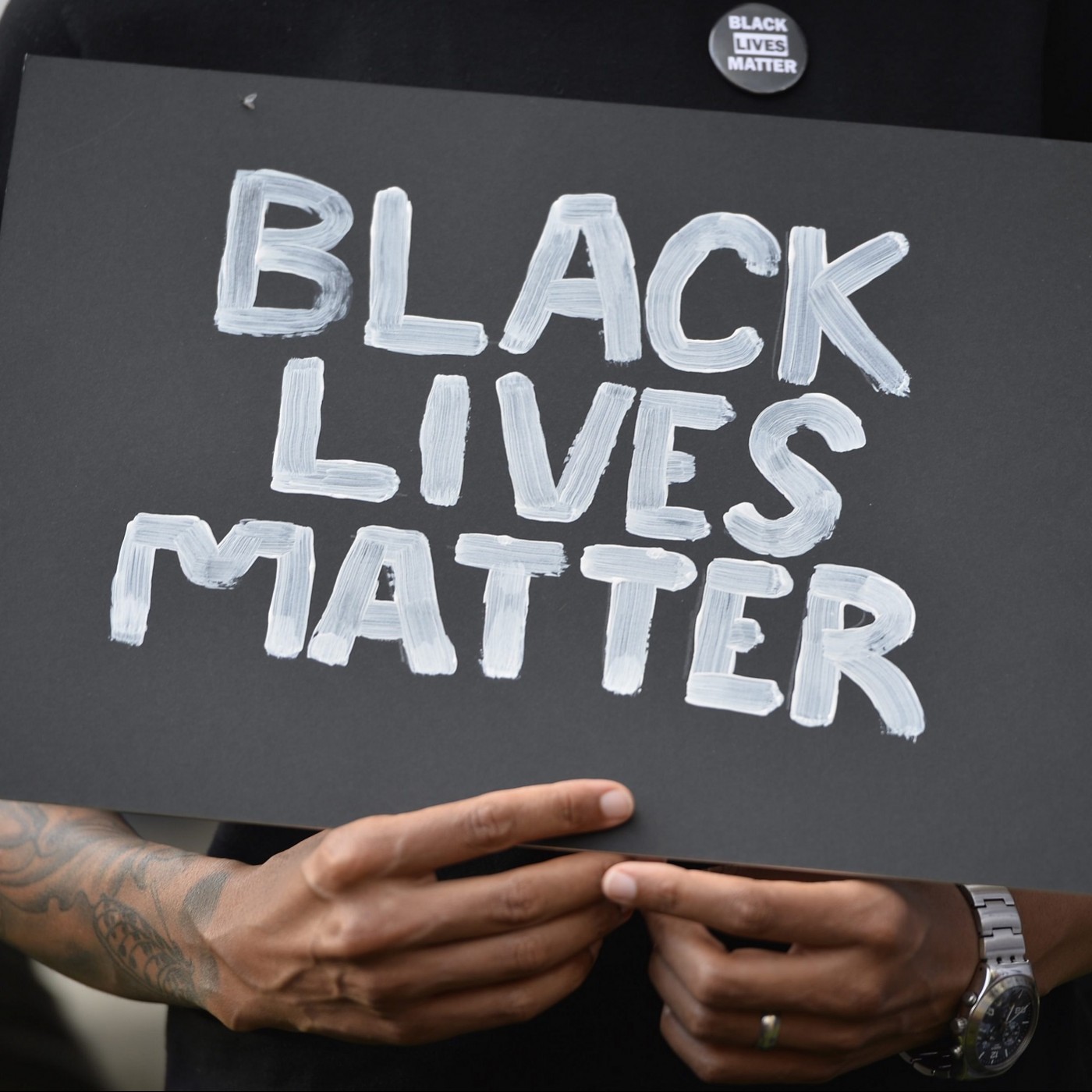 Abschied vom Happyland:Nicht nur Rassismus, sondern auch das Hinschauen tut weh