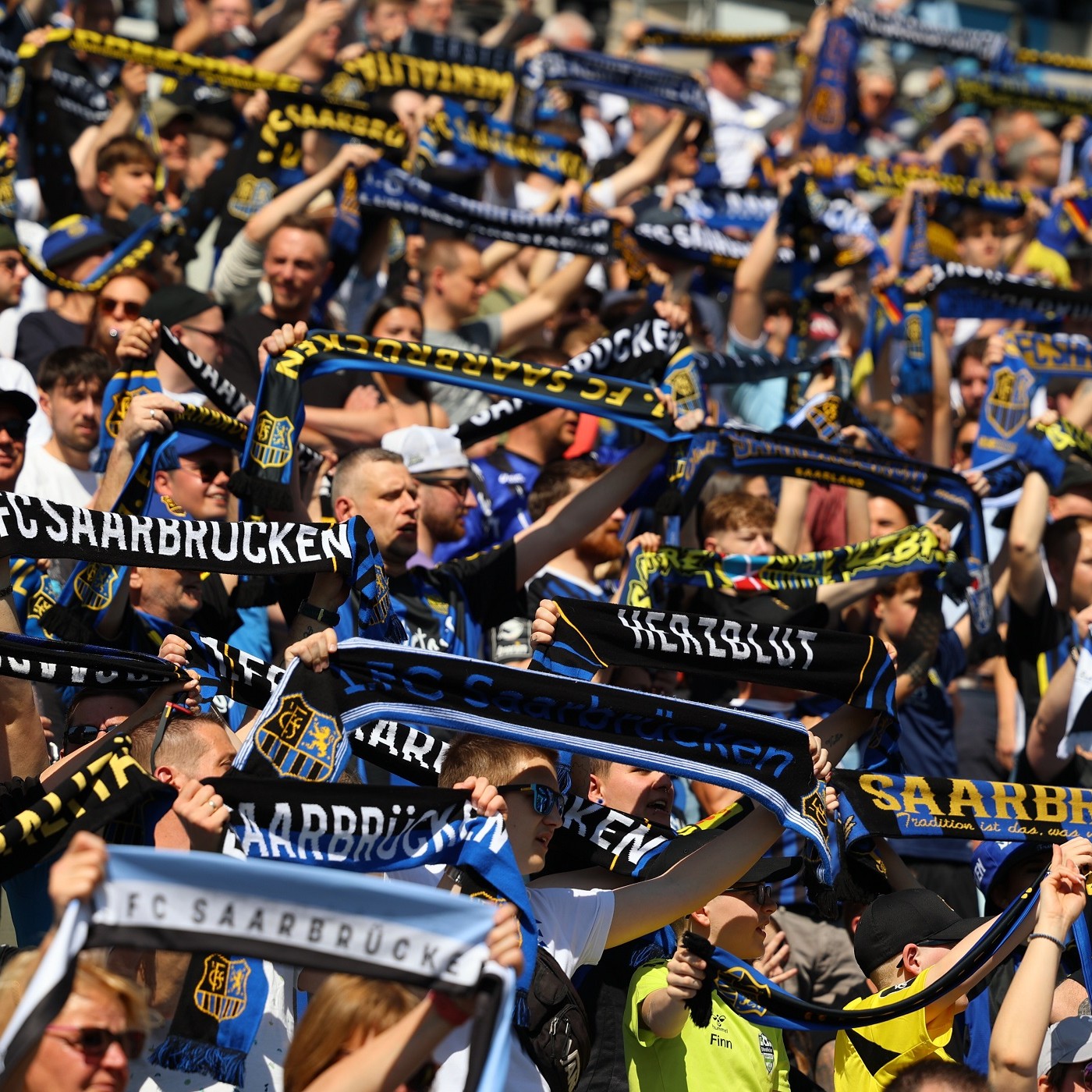 Blau-schwarze Gefühlsachterbahn - Der 1. FC Saarbrücken und der Traum vom Aufstieg